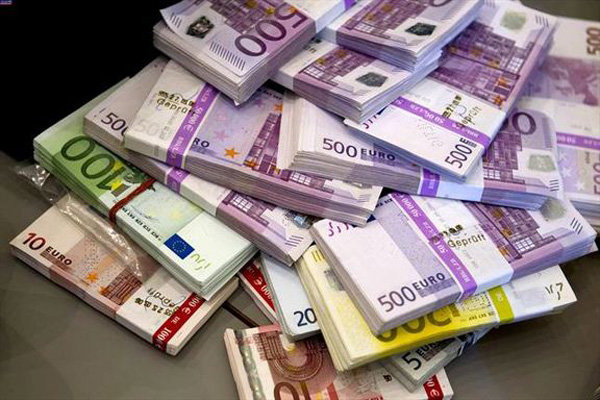 عراق سقف خروج ارز را به ایران افزایش داد/ یورو جایگزین دلار شد