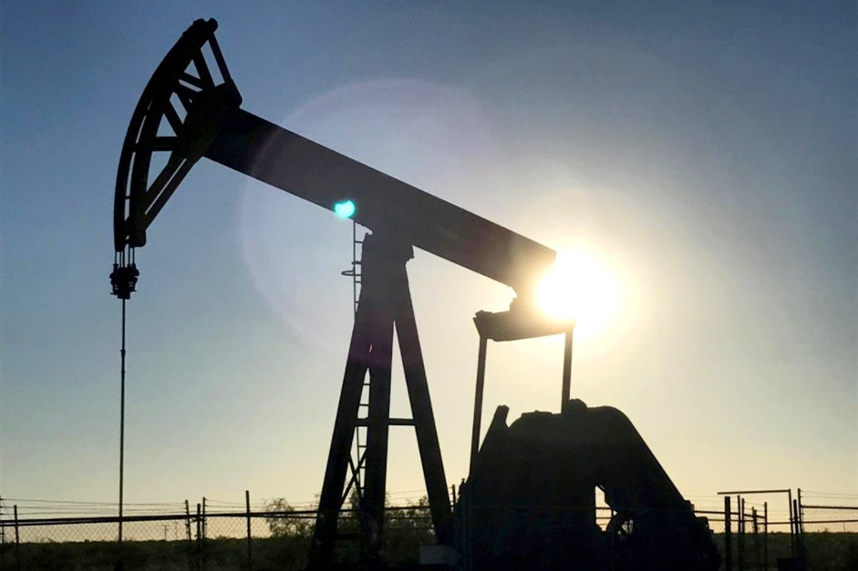 قیمت نفت با نزدیک شدن به موعد تحریم ایران بالا رفت