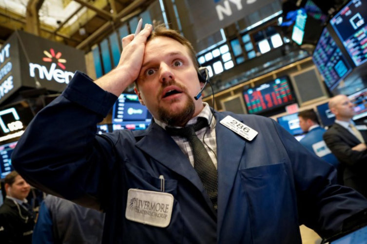 بدترین سقوط سهام آمریکا در ۳ ماه اخیر / سقوط ۷۰۰ واحدی داوجونز