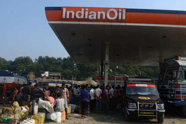 تقاضای سوخت هند به بالاترین حد در  ۱۱ ماه اخیر رسید